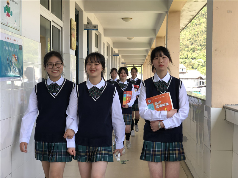 多彩校園