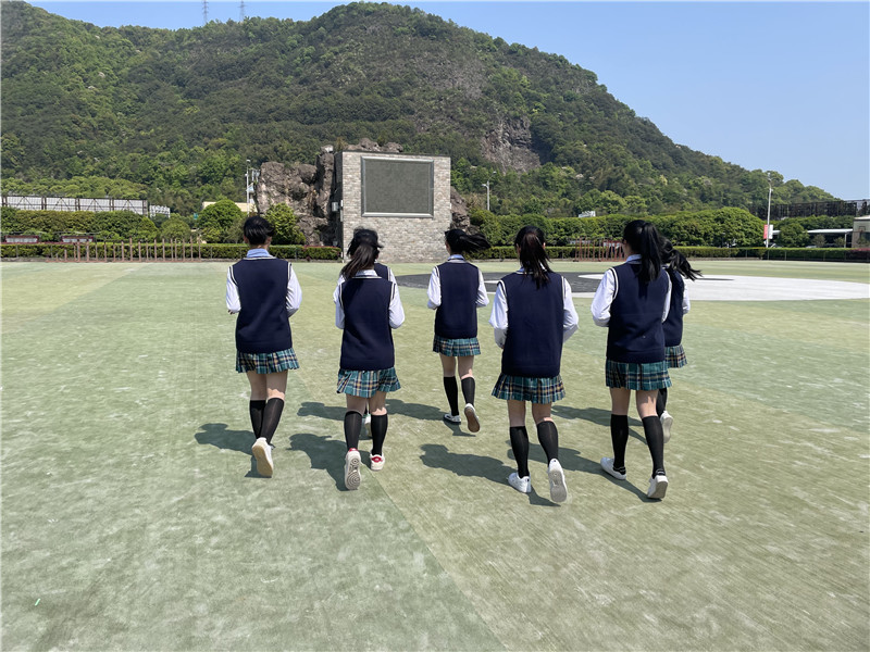 多彩校園