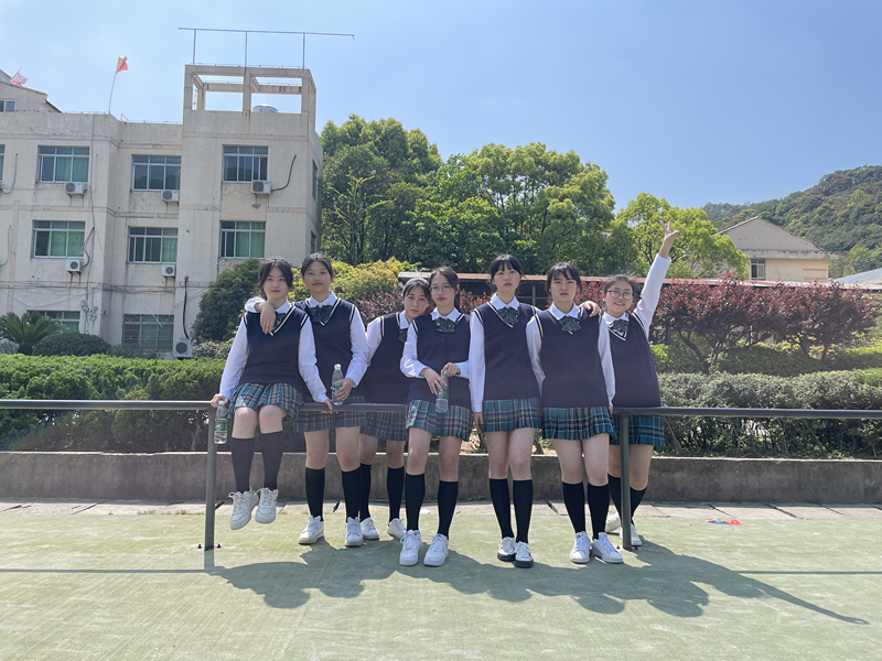 多彩校園